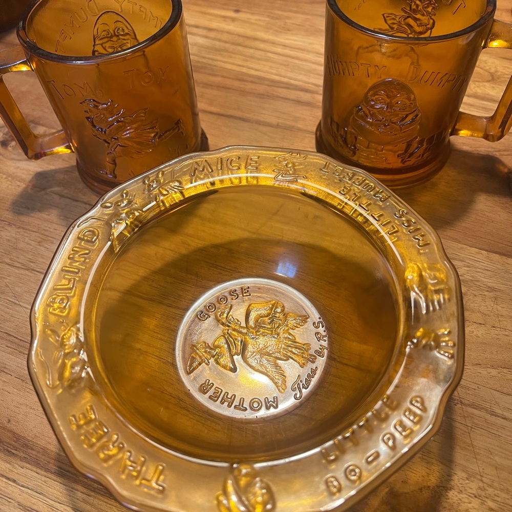 Vintage Amber Childs Humpty Dumpty/ Tom Tom Glasses and bowl